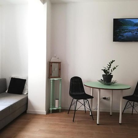 Mini apartamento céntrico con zonas compartidas Hotel Valenza Esterno foto